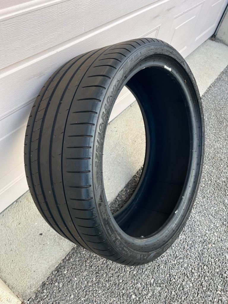 275 30 20 Pirelli PZero Tyre