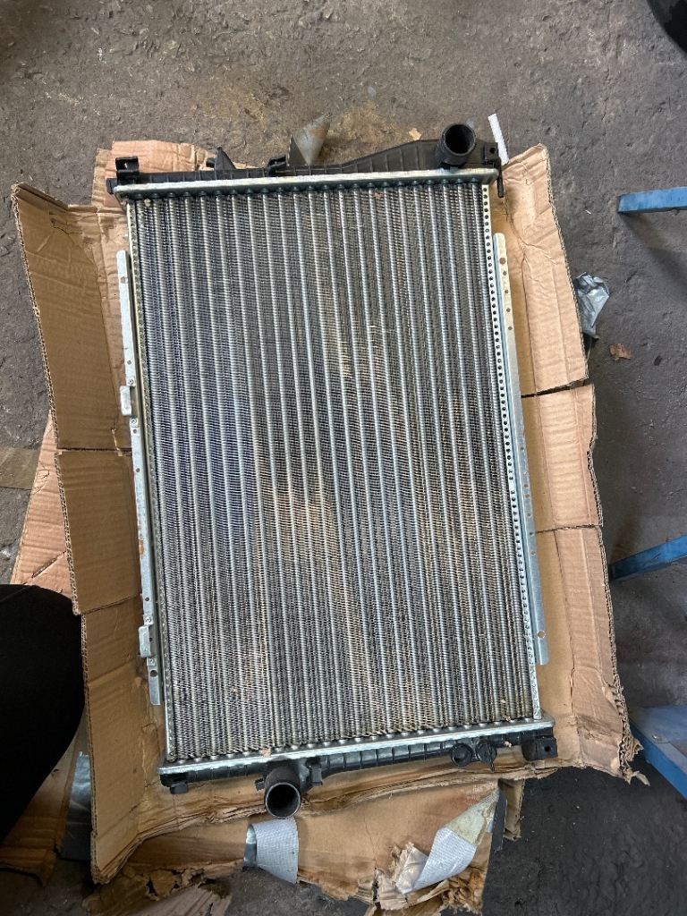 BMW E39 RADIATOR 
