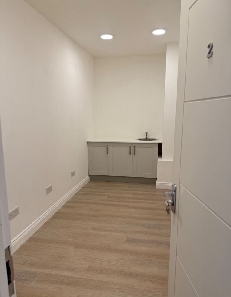 Beauty Room for rent 