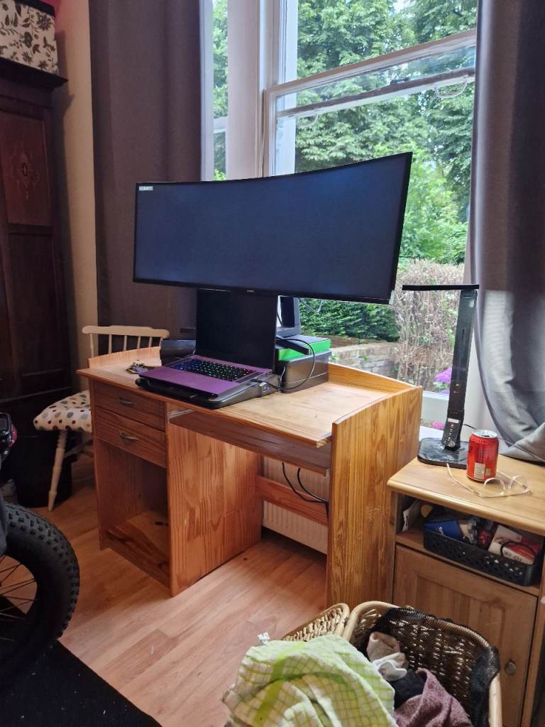 Samsung C43J89x – 43 Inch Supersize Monitor