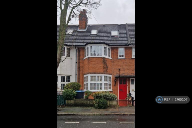 4 bedroom house in Queens Avenue, London, N21 (4 bed) (#2765207)