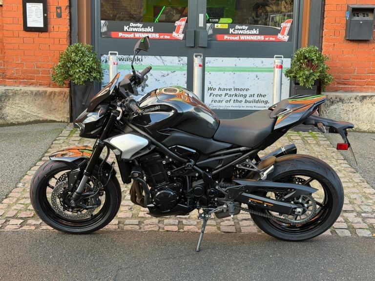 2025/75 reg Kawasaki Z900 performance naked motorcycle ex demo only 126 miles