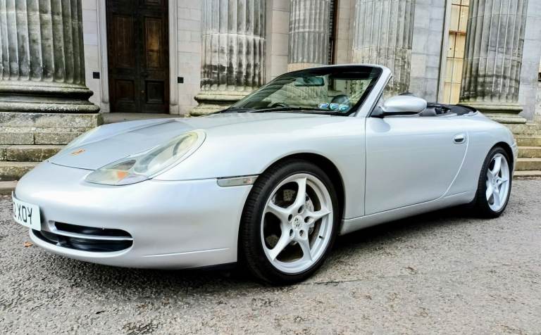 Porsche 911 Carerra 4 convertible Tiptronic