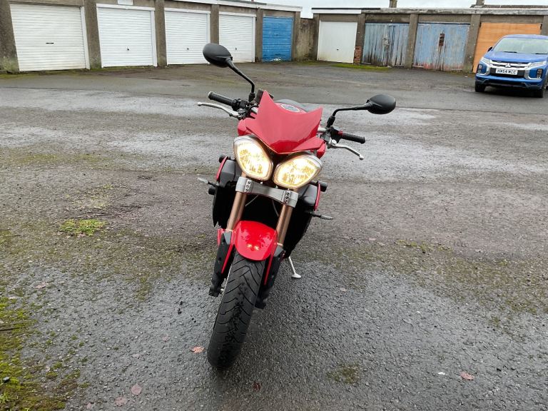 Triumph, SPEED, 2011, 1050 (cc)