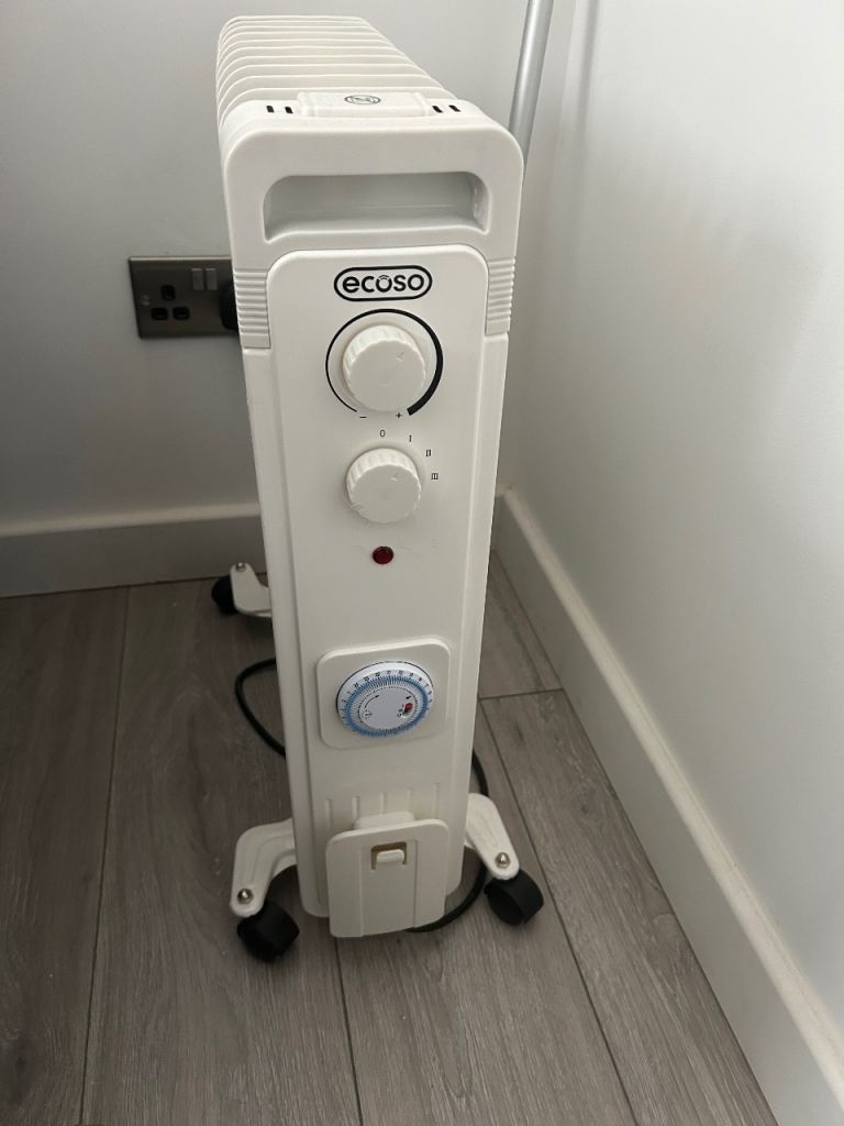 Ecoso 2500kw portable oil filled radiator with three heat settings and timer 