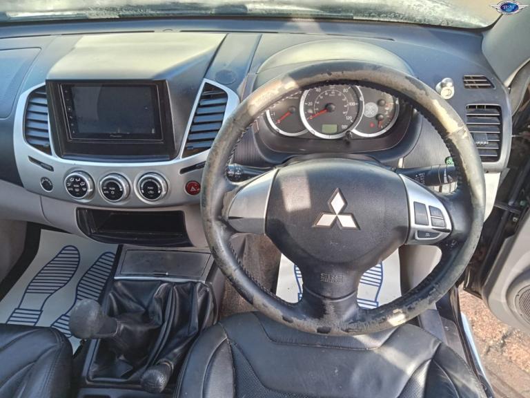 MITSUBISHI L200 2.5 DI-D Barbarian Black Manual Diesel 2010