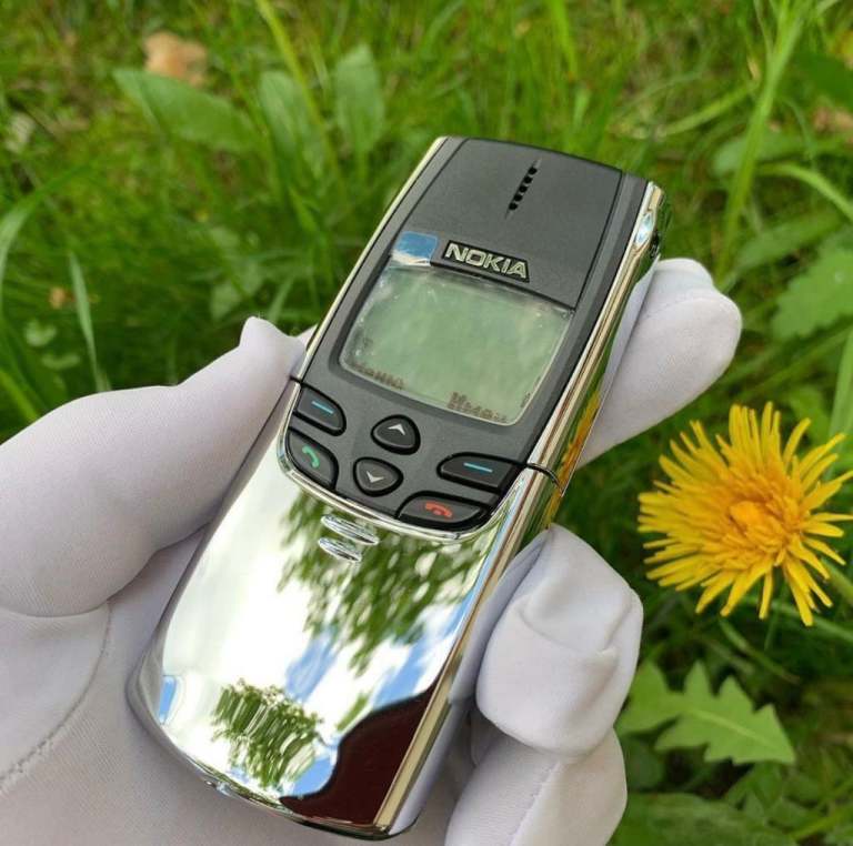 NOKIA 8810