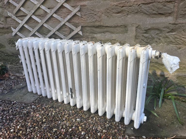 Late Victorian / Edwardian Cast Iron Radiato