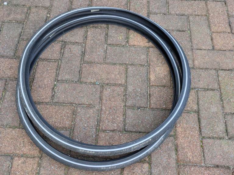 Road bike tyres
