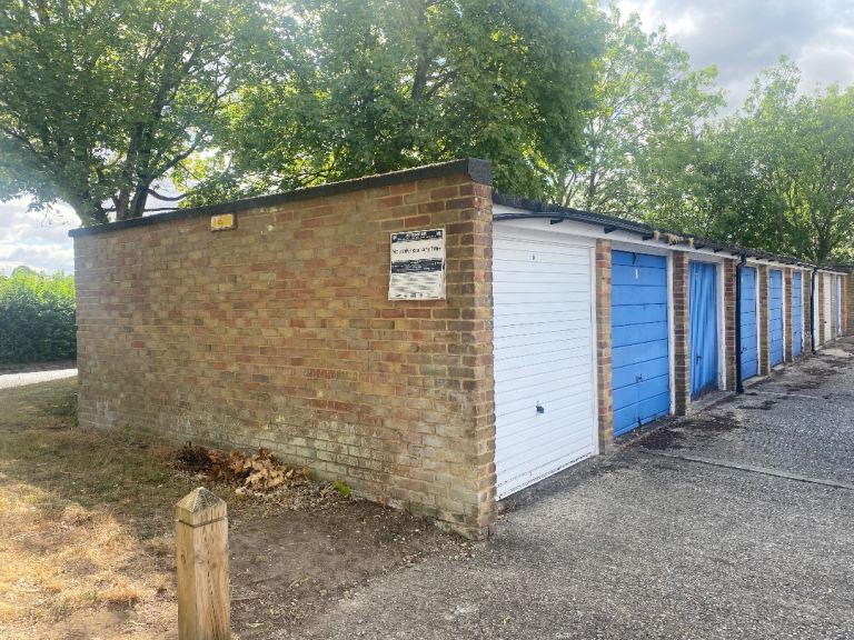 Lock up Garage, storage, parking Turin court Andover SP10 5LD 