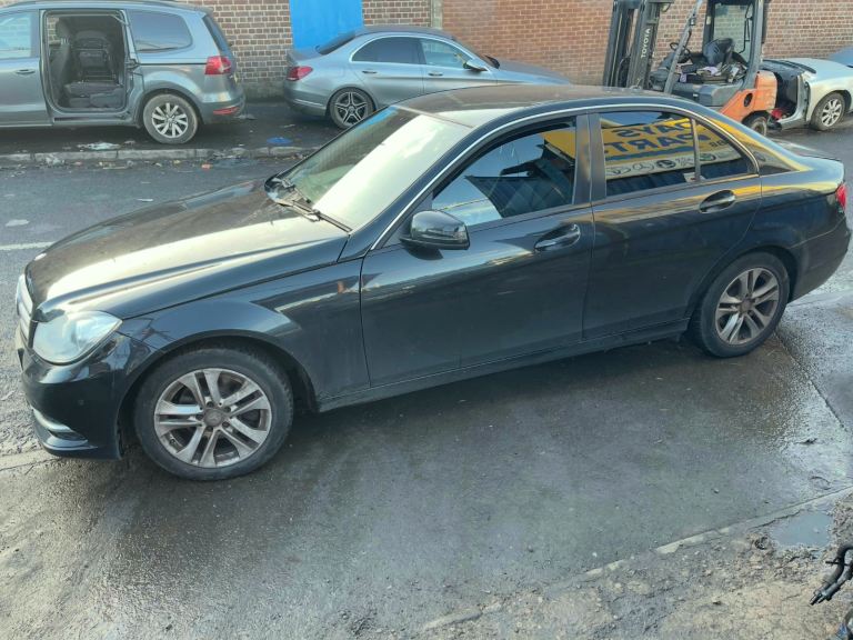 12 Mercedes c200 2.2 diesel Auto Black BREAKING parts