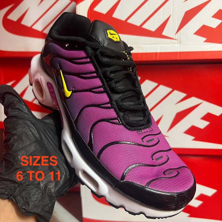 Nike Air Max Plus TN Black/Red Trainers 