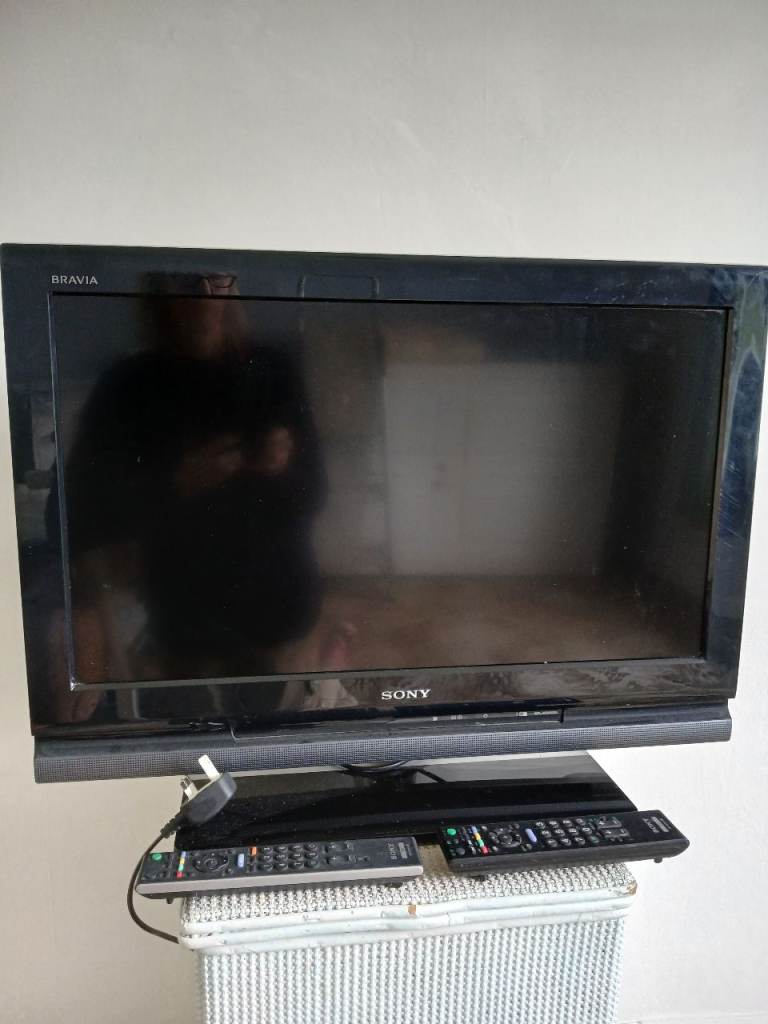 Sony Bravia, 26" TV Excellent condition £10 ono.