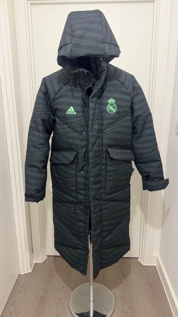 Real Madrid Original & Authentic Manager’s Long Style Jacket – Size Small – Brand New with Tags