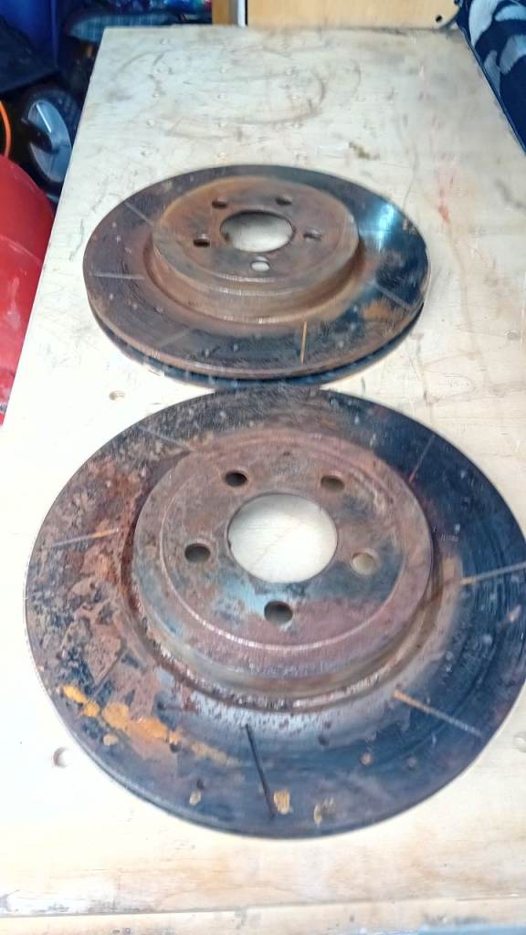 Chrysler 300c disc calipers pads 