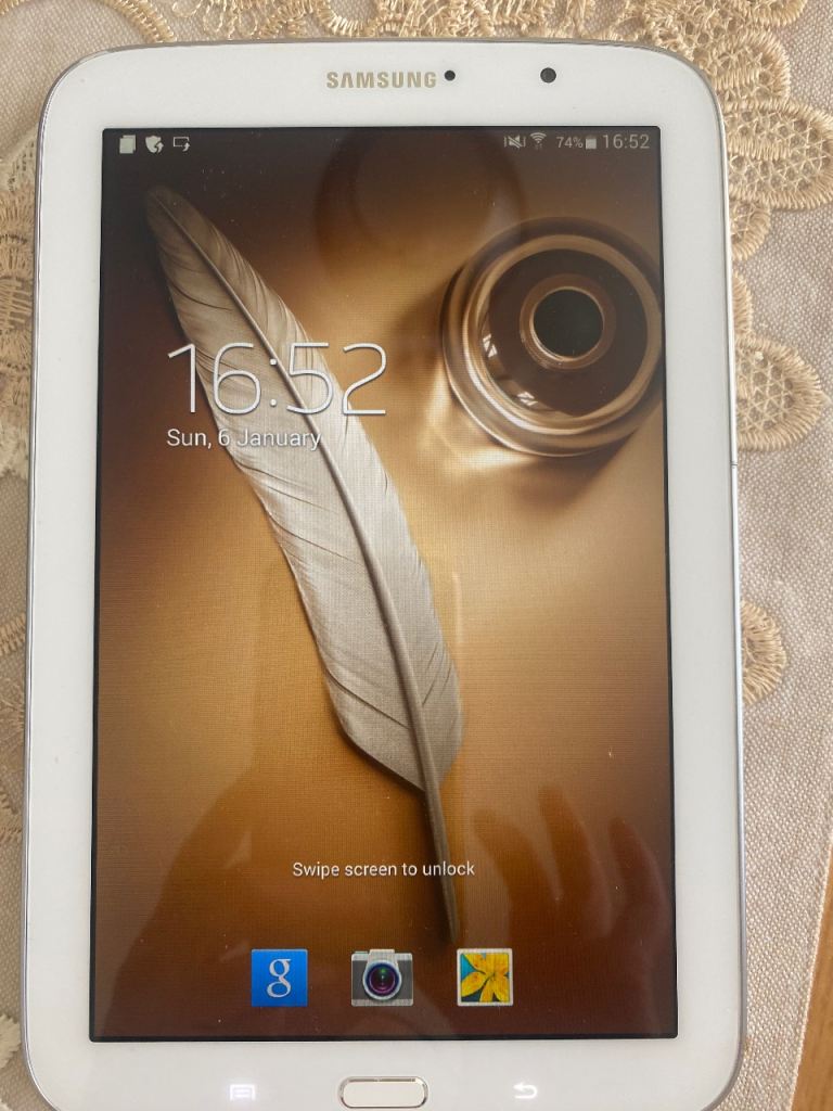 Samsung Tablet with S Pen and Case – Good Condition