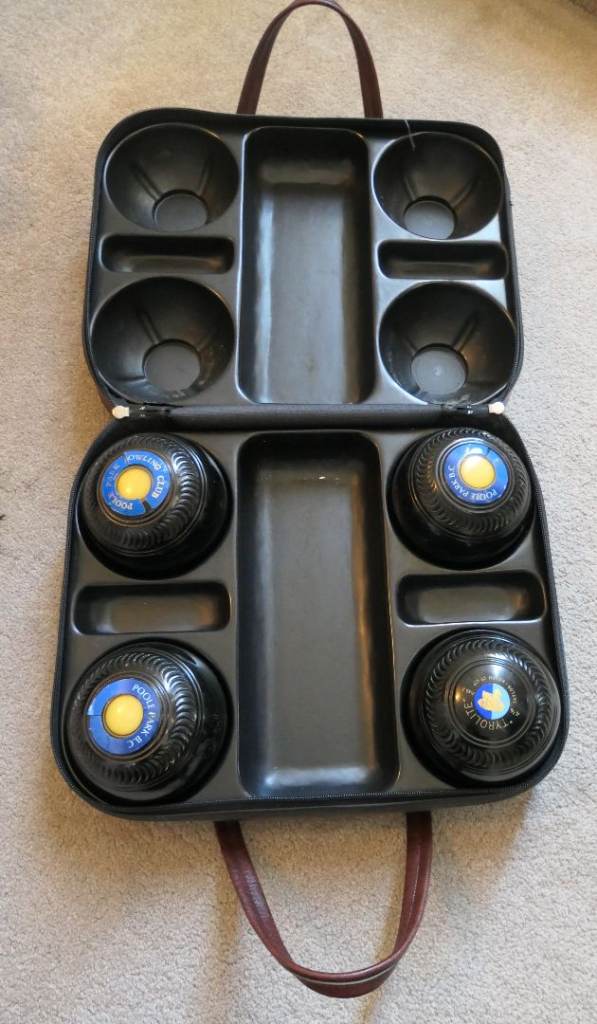 Set of Four Tyrolite Taylor- Rolph  Bowls in carry case for outdoor, indoor or short mat bowling