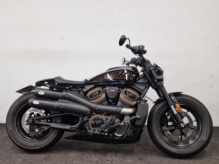 HARLEY SPORTSTER S ** V PERFORMANCE EXHAUST - FULL HISTORY - HEATED GRIPS **  