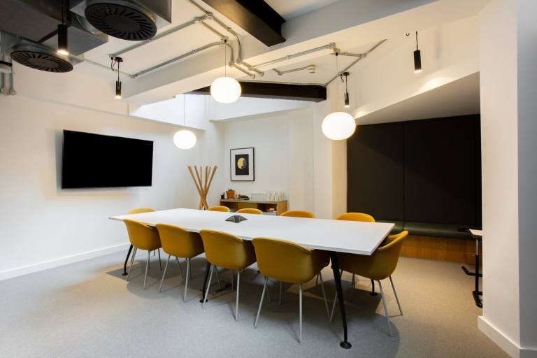 London - EC1Y 1AA \ Flexible Large Office Space for Rent