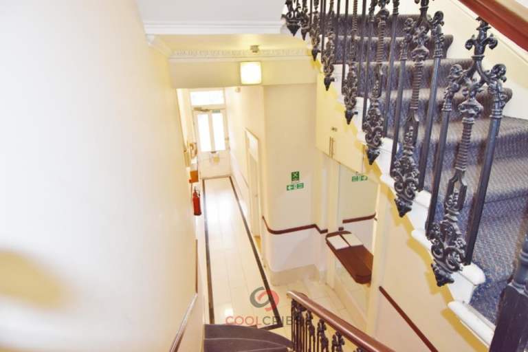 Double studio apartment situated in Kensington Gardens Square, Bayswater, W2-Ref: 596