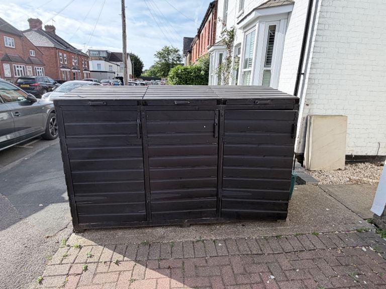 Triple Wheelie Bin Storage Unit - Wooden 