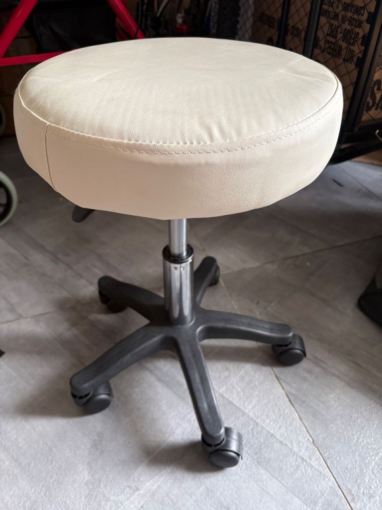 Small office buffet stool air assisted 