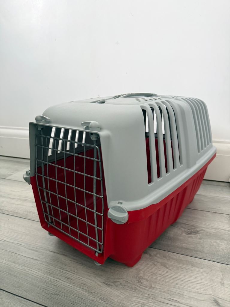 Pet carrier 