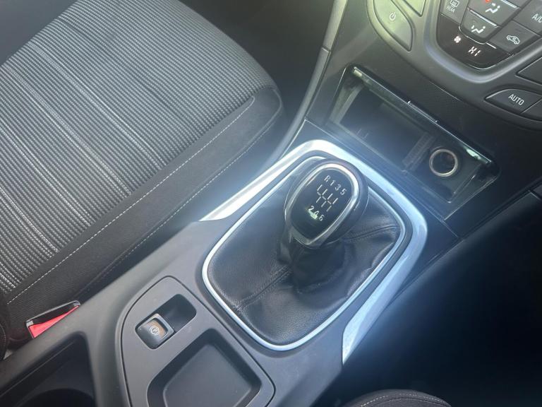 2016 Vauxhall Insignia 2.0 CDTi ecoFLEX SRi VX Line Nav Euro 6 (s/s) 5dr HATCHBACK Diesel Manual