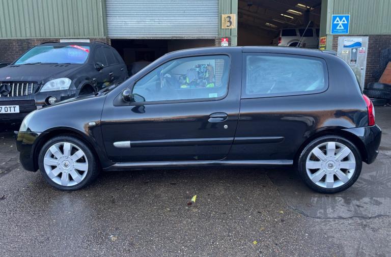 2005 Renault Clio 2.0 16V RenaultSport 182 3dr / LOW MILEAGE / FULL HISTORY
