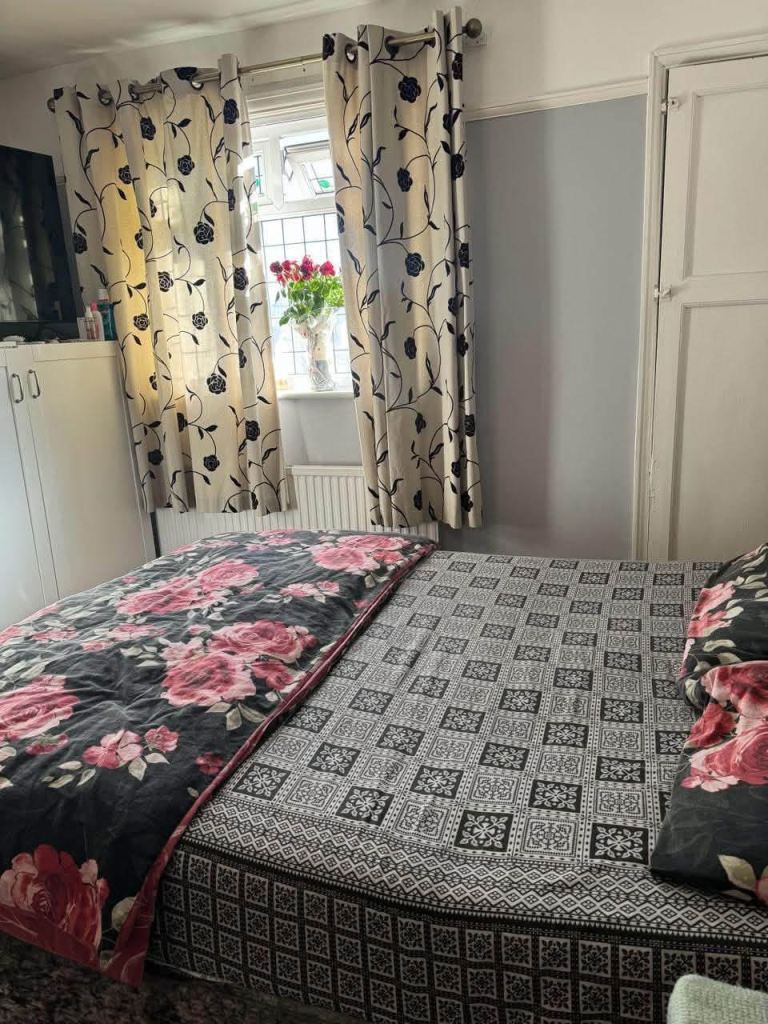 Double Furnished Room M8 Area Manchester 