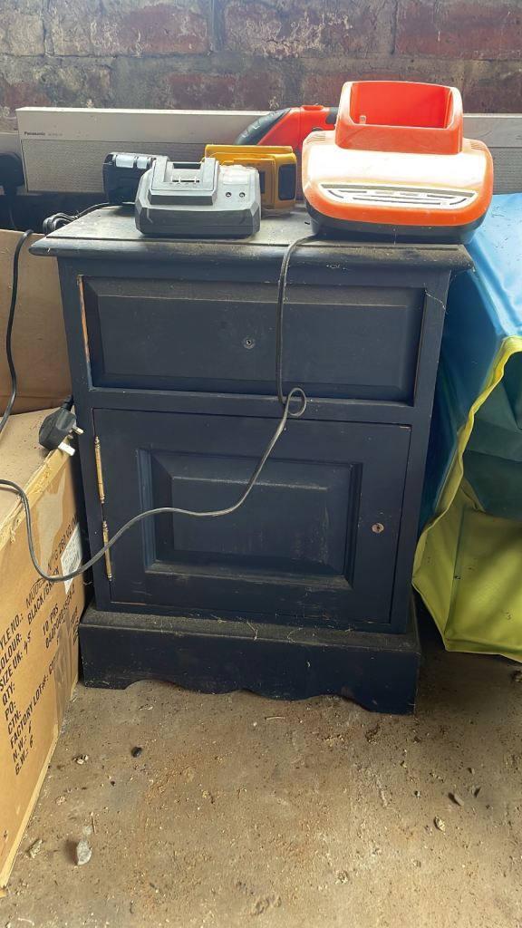 Bedside table 