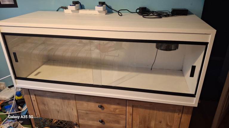 Snake tank 