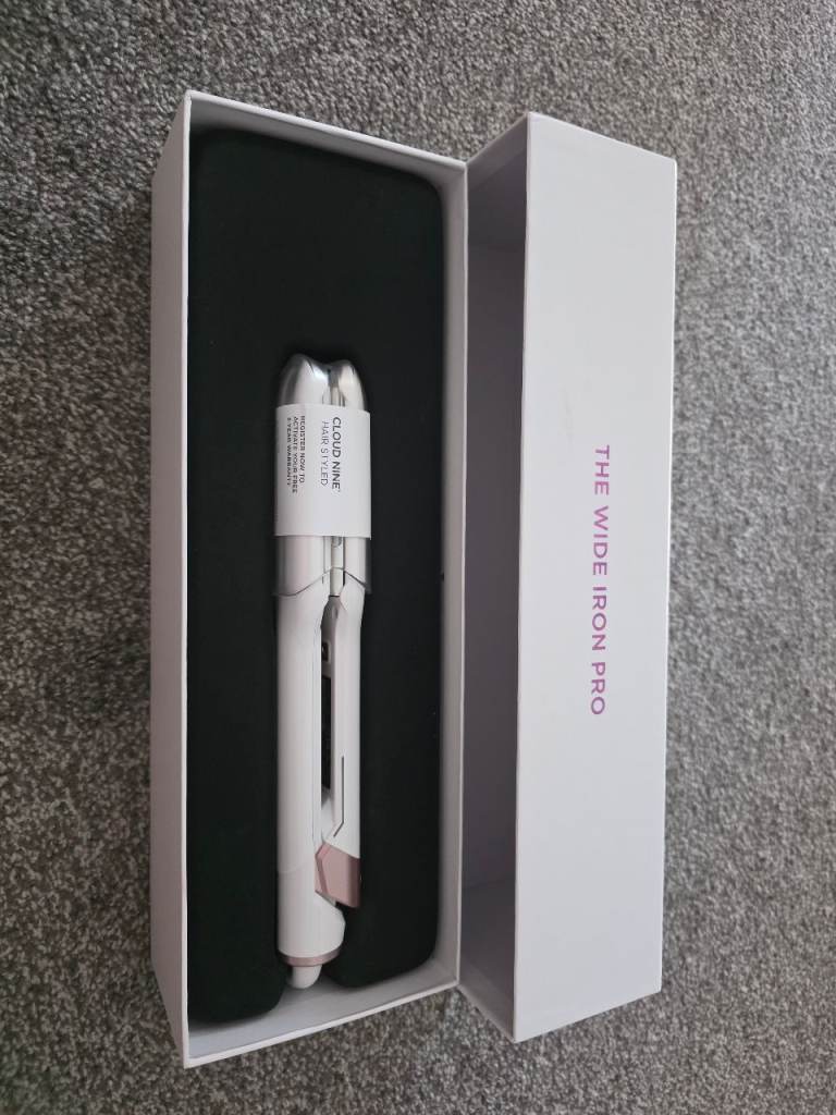 Cloud Nine The Wide Iron Pro Hair Straighteners – White and rose gold, Boxed