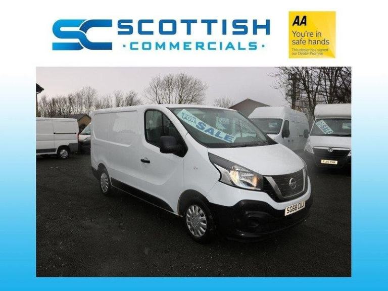 2018 NISSAN NV300 *NO VAT* LOW MILES YEARS MOT EXCELLENT CONDITION vivaro