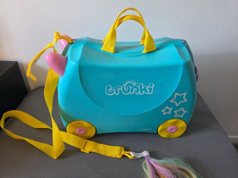Unicorn Trunki Ride On suitcase