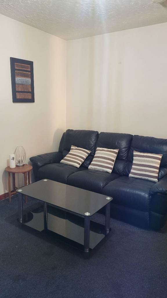 1 bedroom town centre flat 