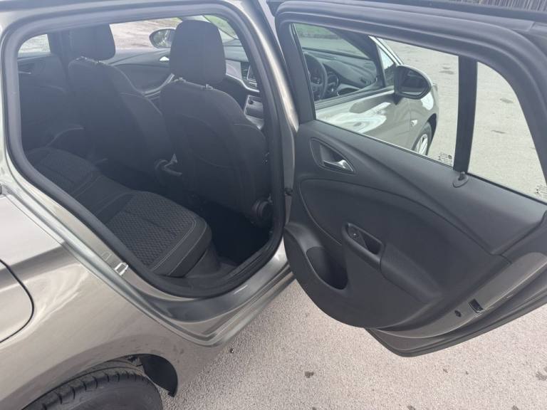 2017 Vauxhall Astra 1.0i Turbo ecoFLEX Design Sports Tourer 5dr Petrol Manual Euro 6 (s/s) (105 E...