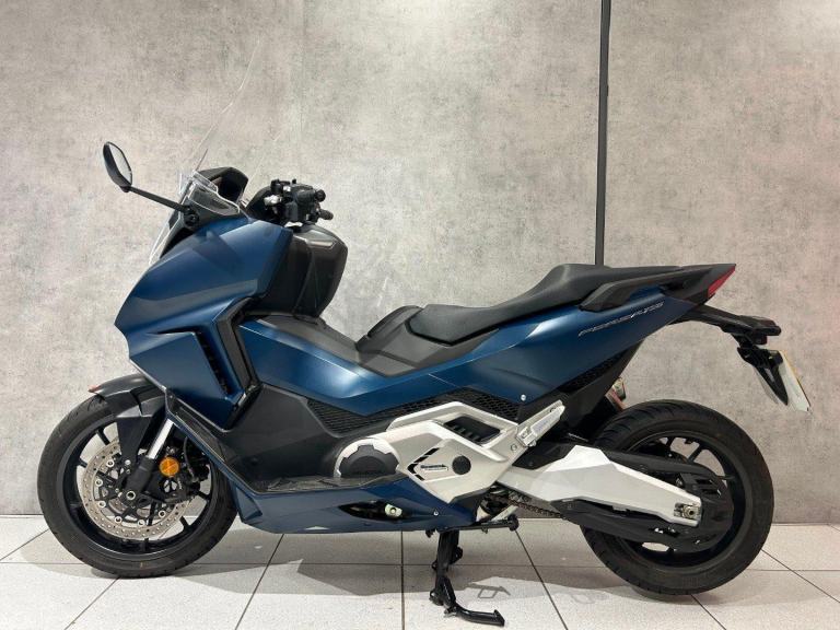 74/2024 Honda Forza 750 - 2388 miles