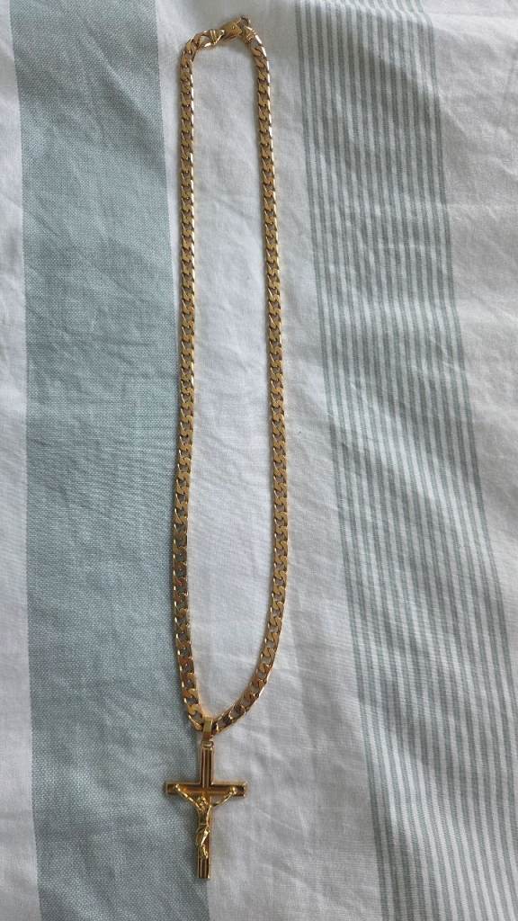 9ct gold chain and cross