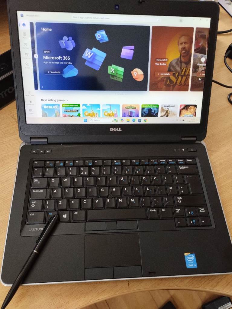 Windows 11, 8GB RAM, i5, 120GB SSD Solid State Drive, FULL Microsoft Office., Webcam, DVD, HDMI. 