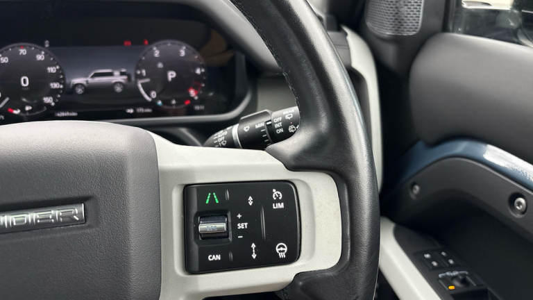 2022 Land Rover Defender 110 3.0 D300 MHEV X-Dynamic HSE SUV 5dr Diesel Auto 4WD Euro 6 (s/s) (30...