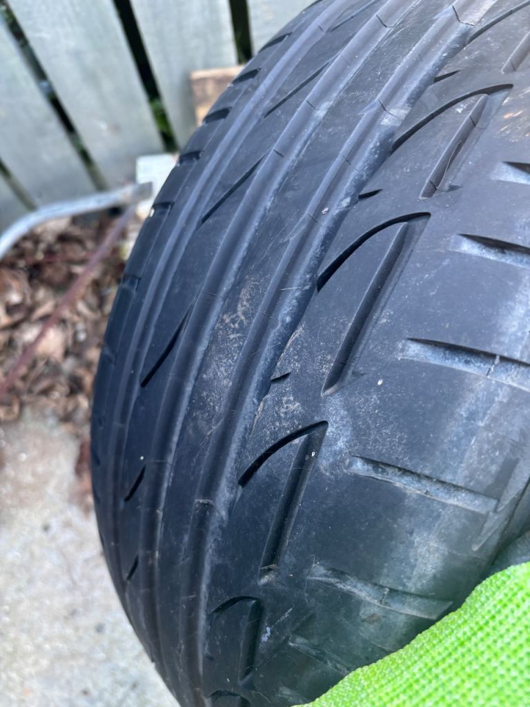 225 45 17 tyre for sale 