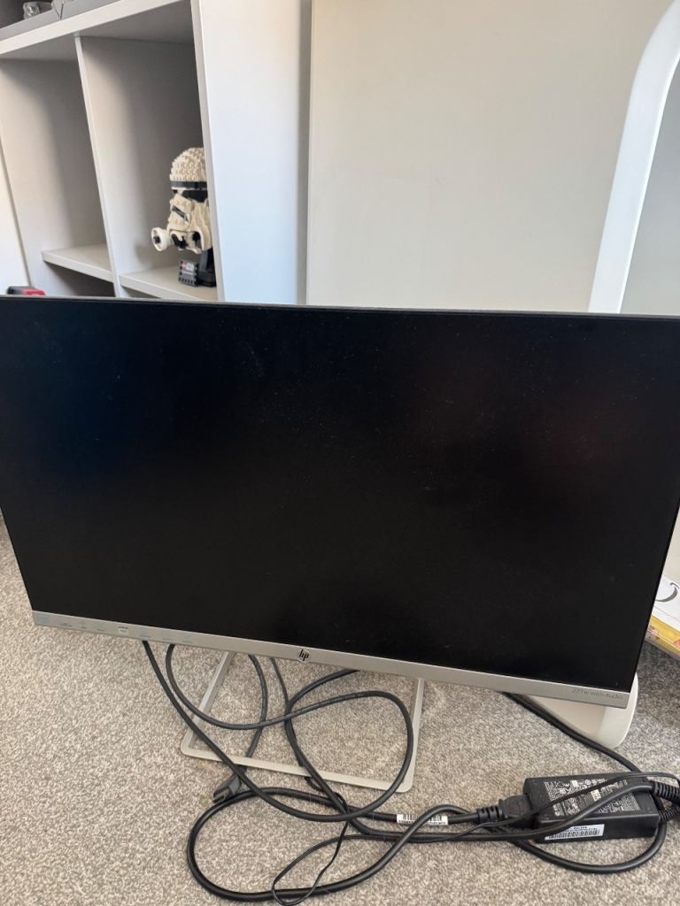 HP 27 inch monitor with audio 