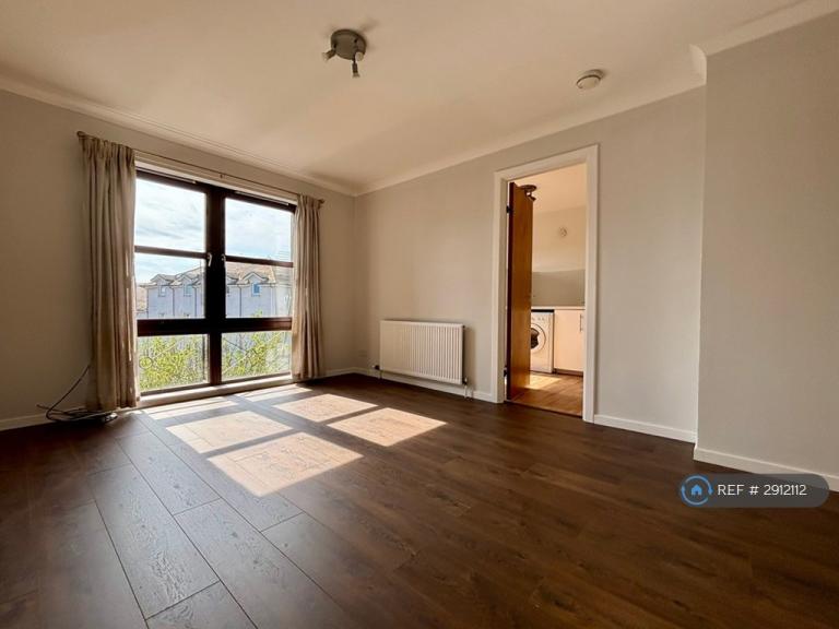 2 bedroom flat in Roslin Place, Aberdeen, AB24 (2 bed) (#2912112)