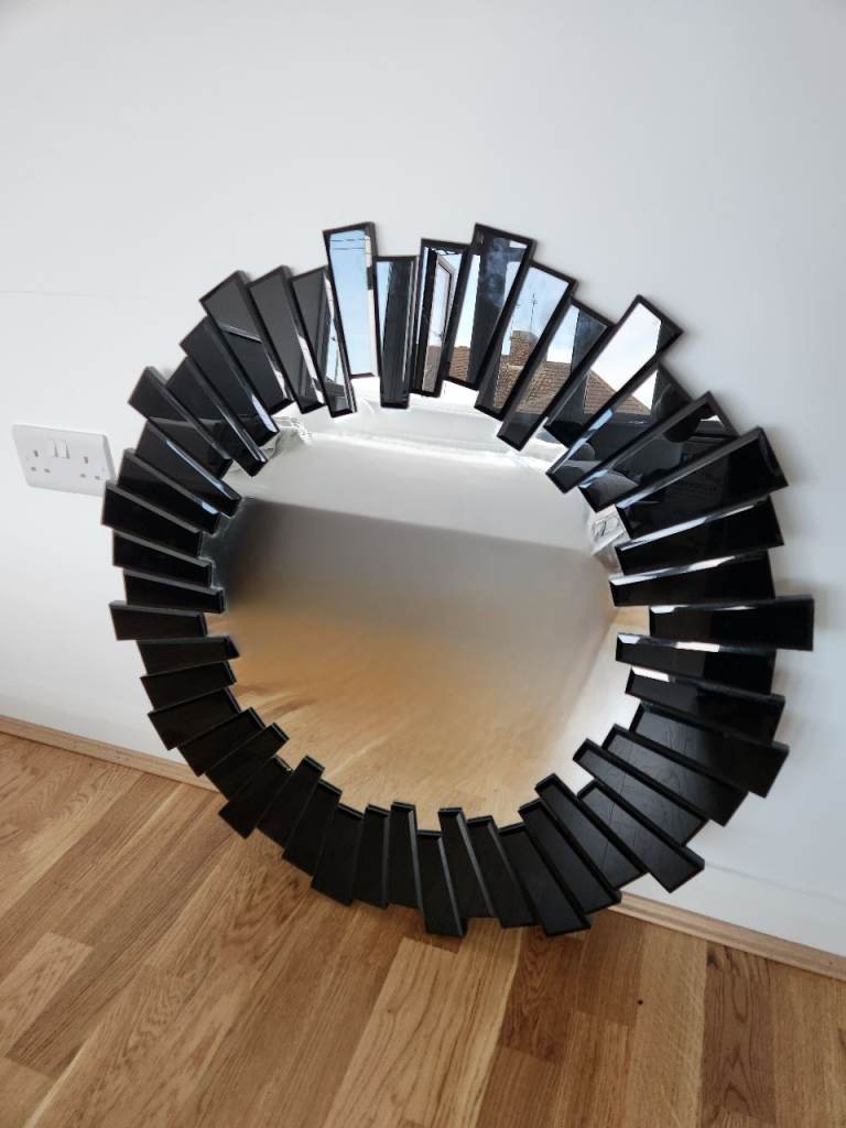 Decorative wall mirror