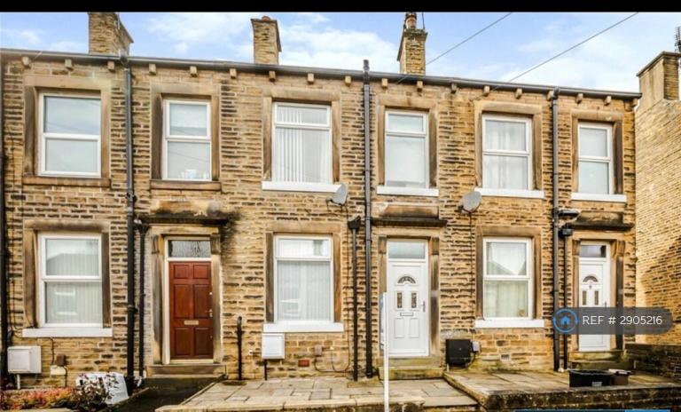 2 bedroom house in Cheltenham Place, Halifax, HX3 (2 bed) (#2905216)