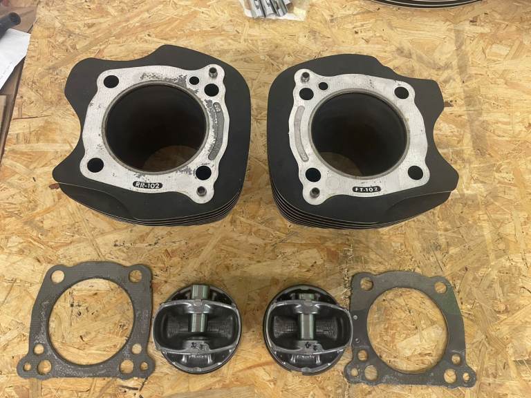 Genuine 2023 Harley-Davidson FLHTK 114 Cylinder Barrels & Pistons FT102/RR102/10210102 