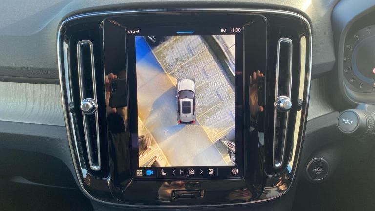 2024 Volvo XC40 2.0 B3 MHEV Ultra Bright SUV 5dr Petrol Hybrid DCT Auto Euro 6 (s/s) (163 p ESTAT...