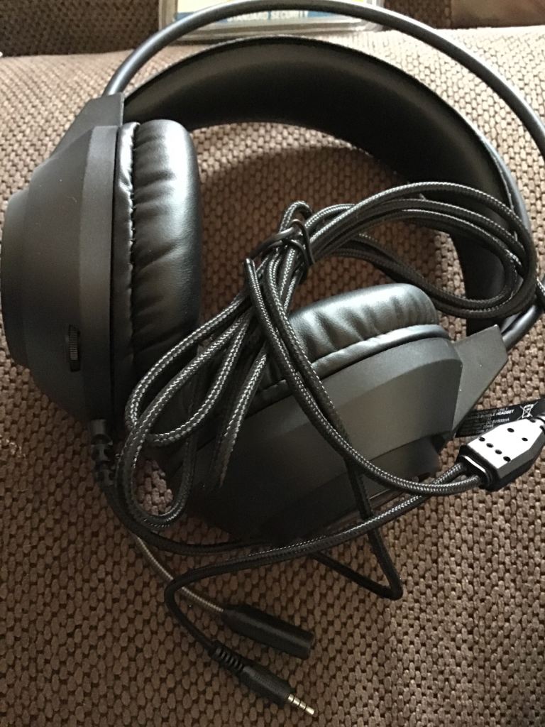 Brand new Gaming headset unused mint condition with nice quality finish usb + Jack adaptor