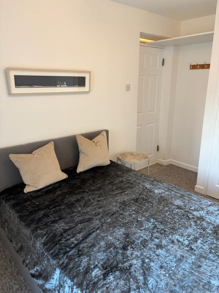 Front sea line 1 bedroom just renovated flat